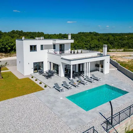 L' Escapade By Istrialux * Režanci