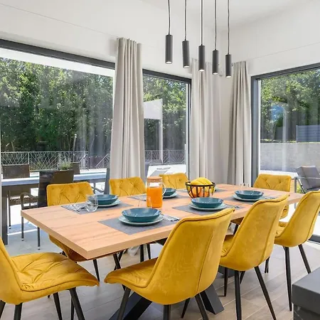 L' Escapade By Istrialux * Režanci