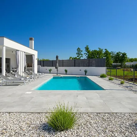 Villa L' Escapade By Istrialux