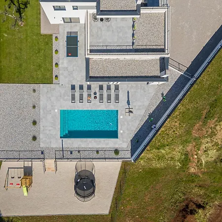 L' Escapade By Istrialux * Režanci